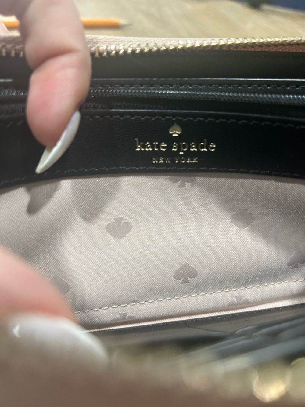 Disney x Kate Spade Minnie Mouse Large Continental Zip Around Wallet - Picture 13 of 15